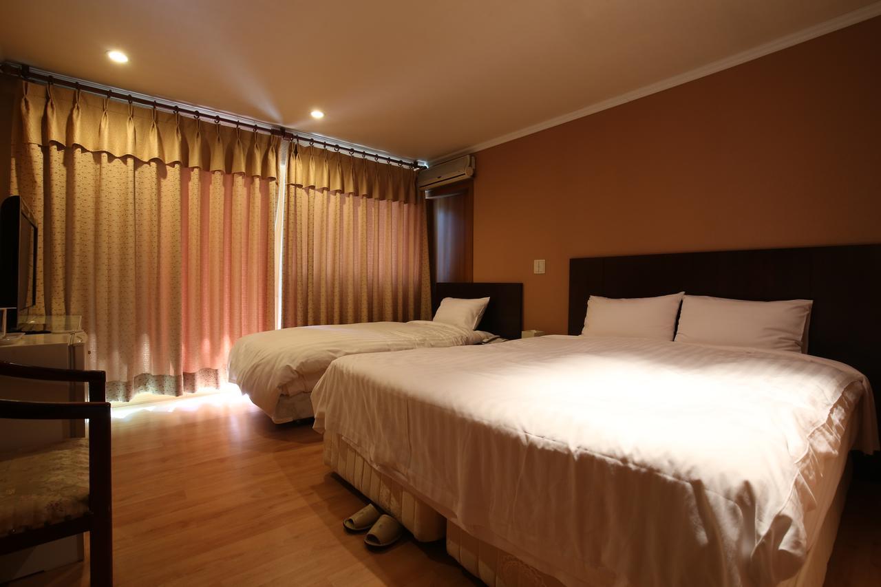 Lake Hills Hotel Songnisan Boeun Ngoại thất bức ảnh